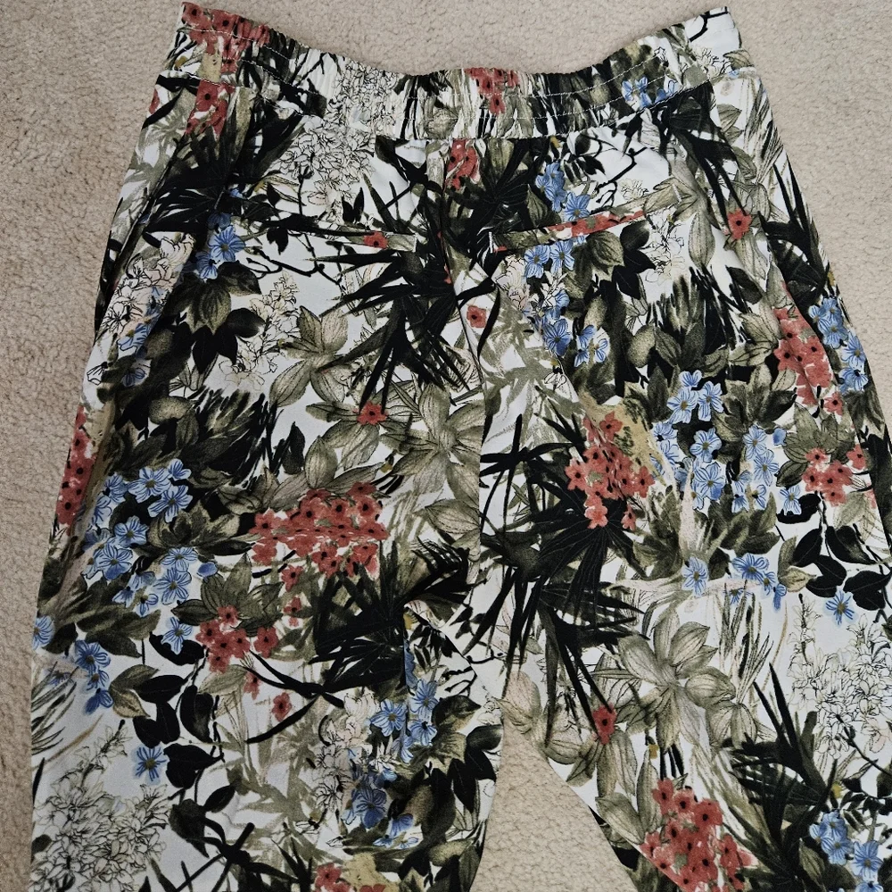 Pants - Picture 4 of 5